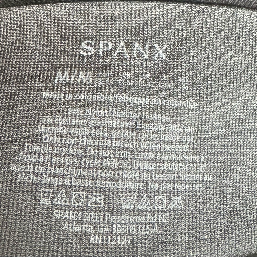 SPANX Seemless Leggings for Tummy Control Black Camo Size Medium New-No Tags - Picture 3 of 8